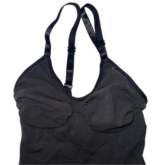 SKIMS SEAMLESS SCULPT THONG BODYSUIT SHAPEWEAR ONYX BLACK SIZE SMALL /MEDIUM - Picture 8 of 10